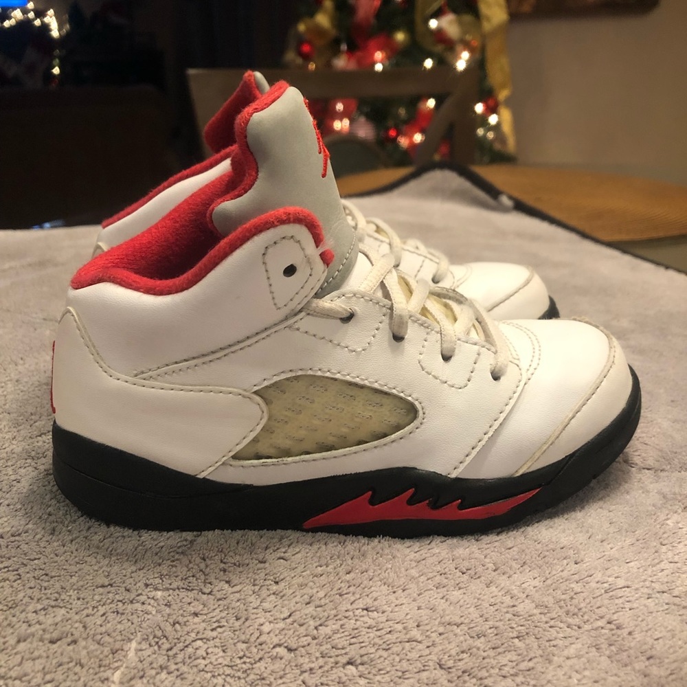 Jordan V retro size 9c toddler